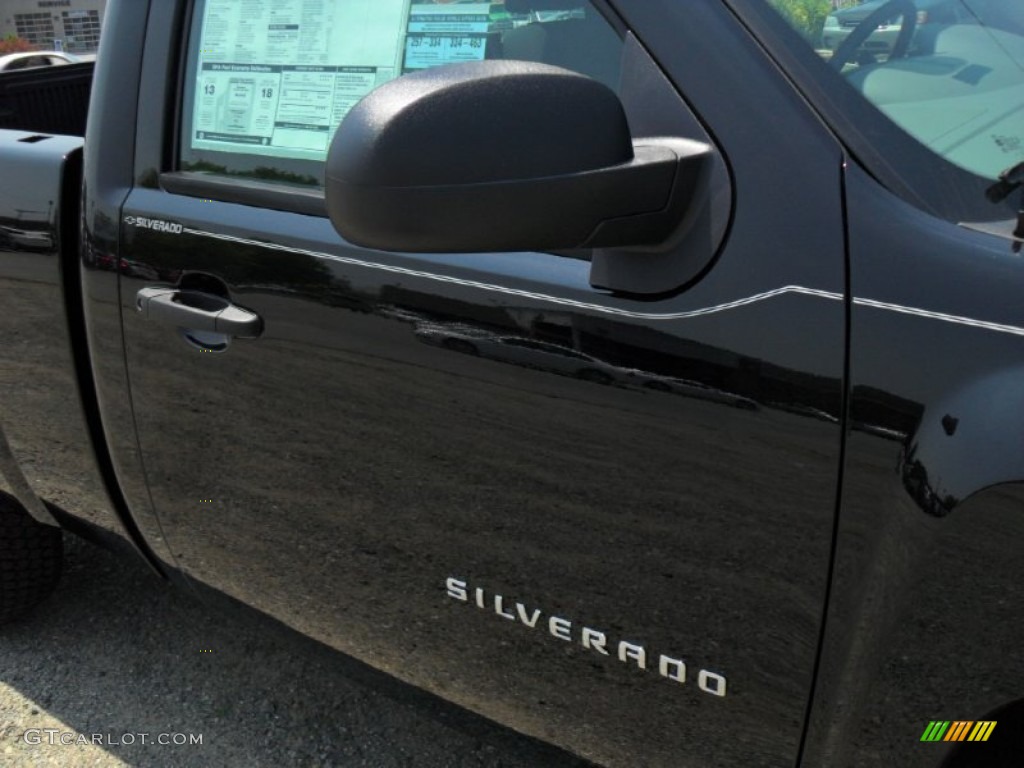 2011 Silverado 1500 Regular Cab 4x4 - Black / Dark Titanium photo #20