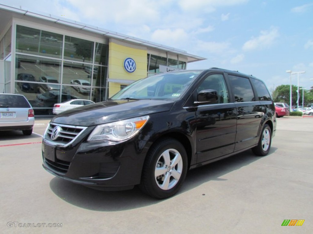 Nocturne Black Metallic Volkswagen Routan