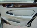 Winter Gold Metallic - XJ Vanden Plas Photo No. 11