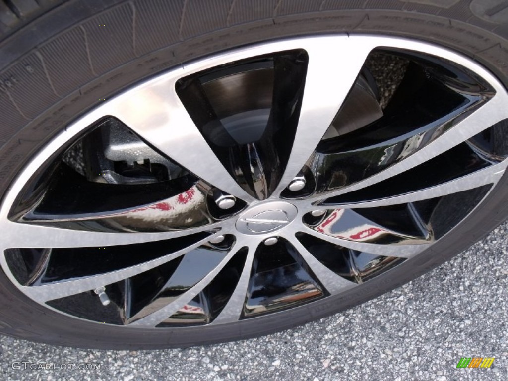 2011 Chrysler 200 S Wheel Photo #49996306