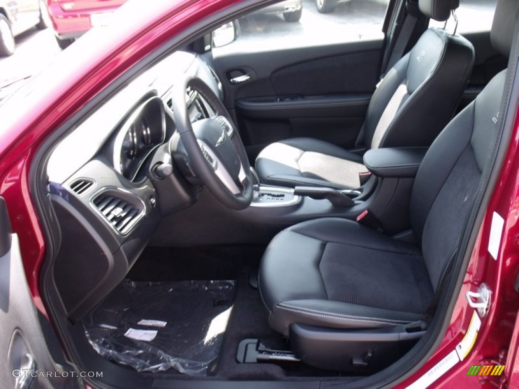 Black Interior 2011 Chrysler 200 S Photo #49996336