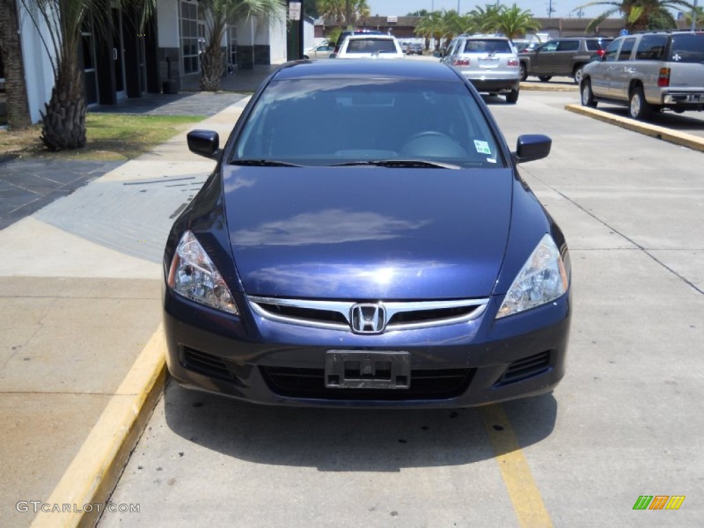 2006 Accord SE Sedan - Royal Blue Pearl / Gray photo #2