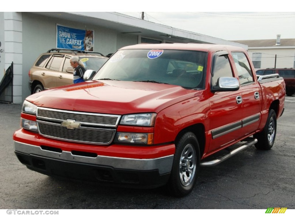 2006 Silverado 1500 LS Crew Cab - Victory Red / Dark Charcoal photo #32