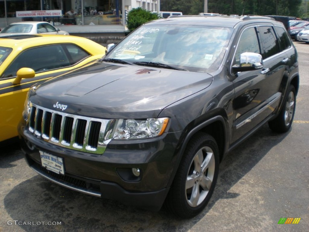 2011 Grand Cherokee Limited 4x4 - Brilliant Black Crystal Pearl / Black/Light Frost Beige photo #1