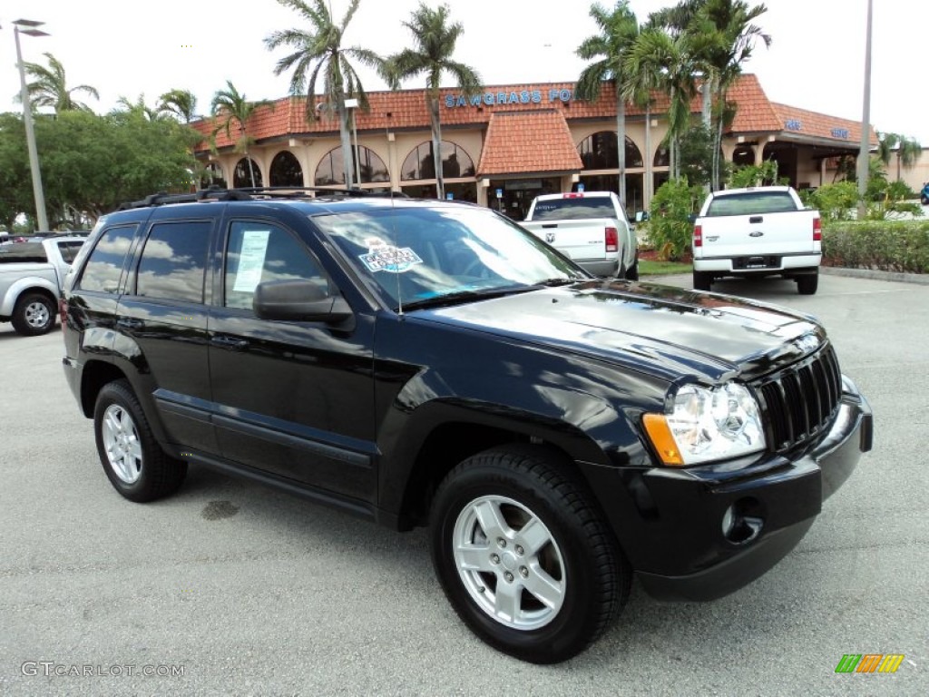 2007 Grand Cherokee Laredo - Black / Medium Slate Gray photo #1