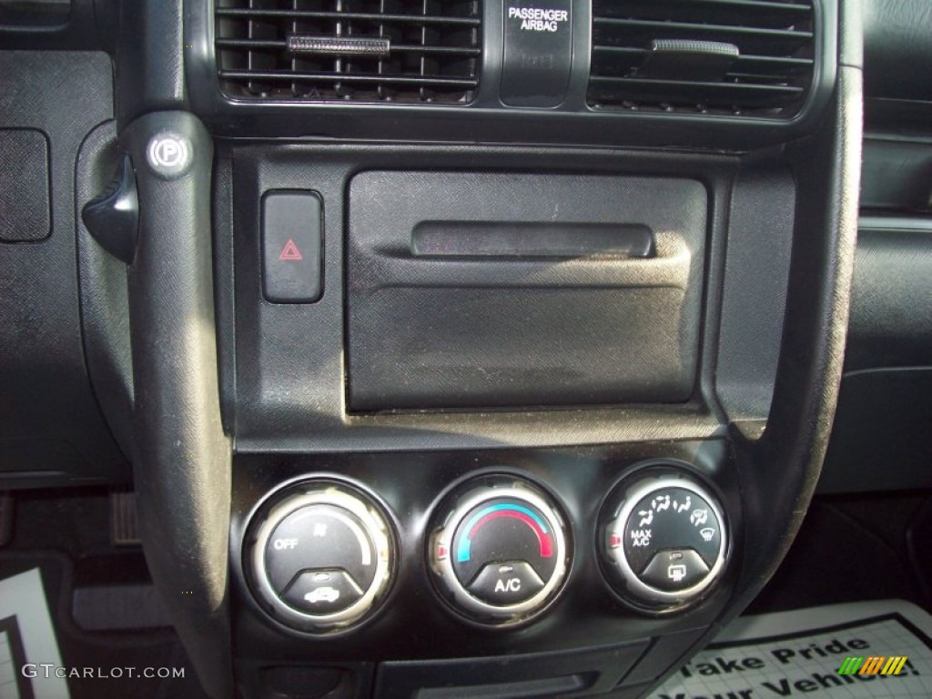 2006 CR-V LX 4WD - Pewter Pearl / Black photo #10