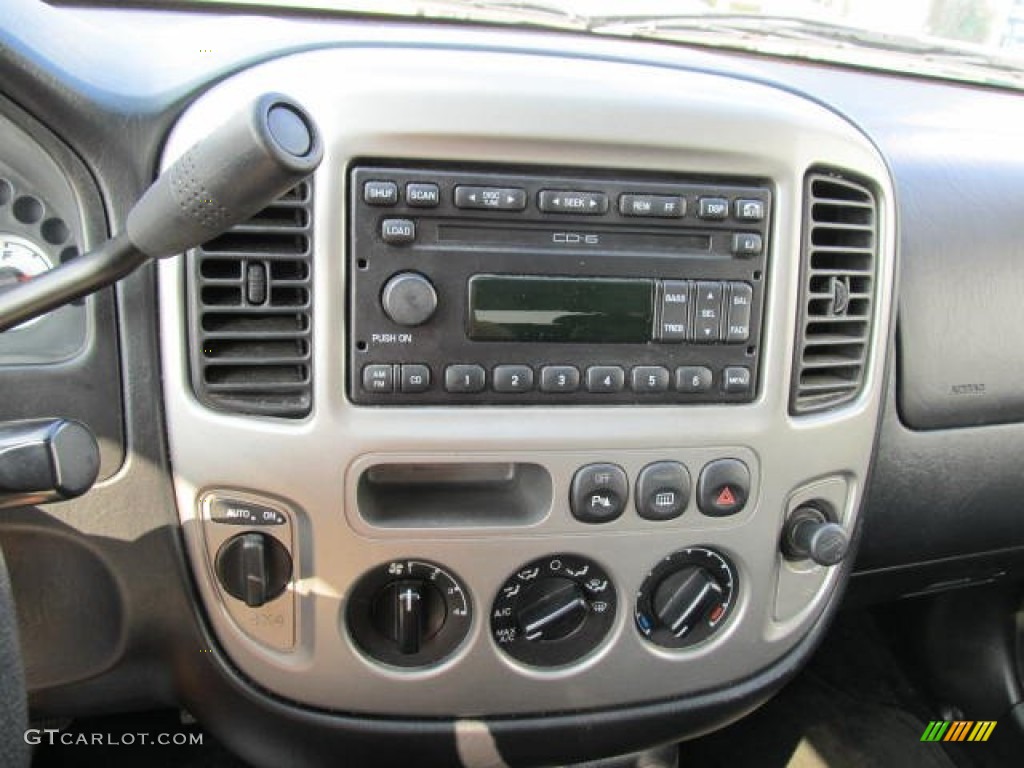 2003 Ford Escape Limited 4WD Controls Photos