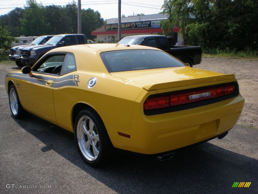 2010 Challenger R/T Classic - Detonator Yellow / Dark Slate Gray photo #7