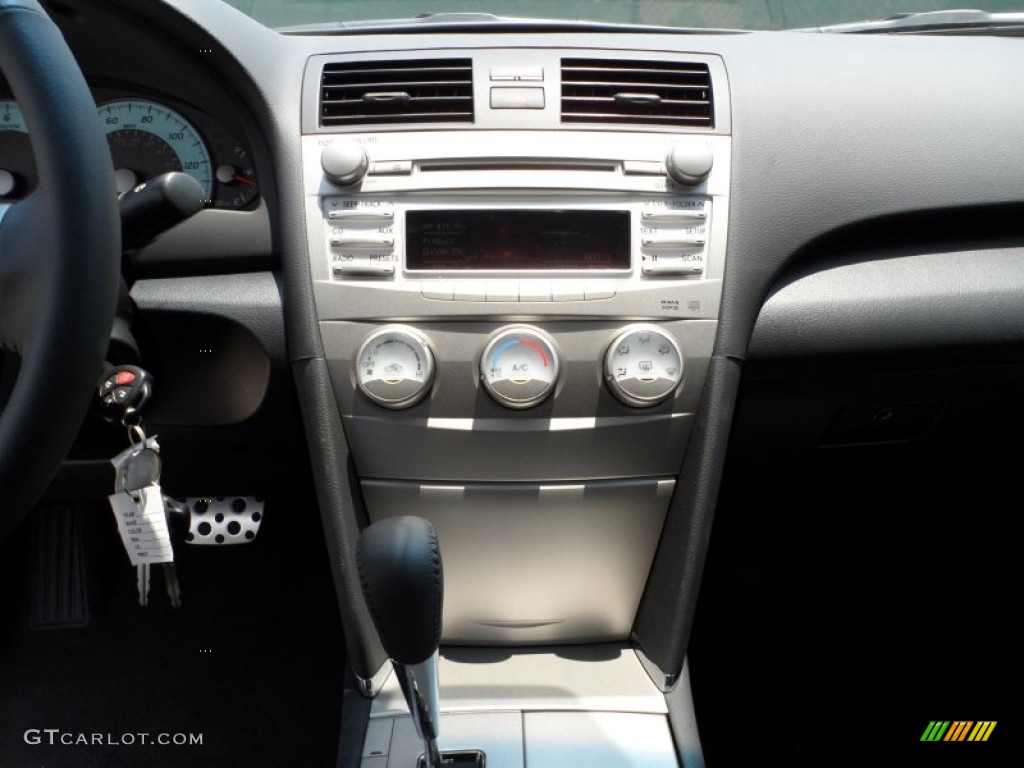 2011 Camry SE - Classic Silver Metallic / Dark Charcoal photo #28