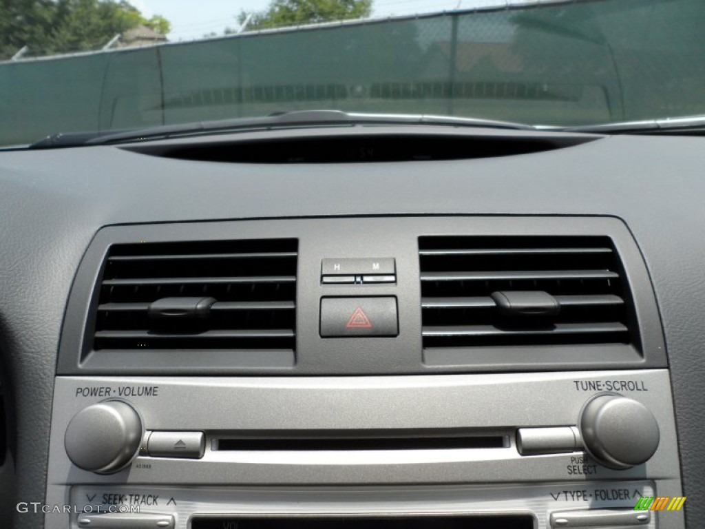 2011 Camry SE - Classic Silver Metallic / Dark Charcoal photo #29