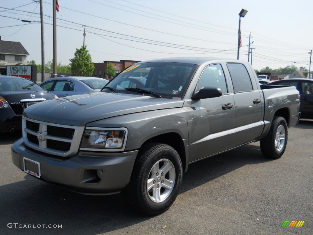 2010 Dakota Big Horn Crew Cab 4x4 - Mineral Gray Metallic / Dark Slate Gray/Medium Slate Gray photo #1