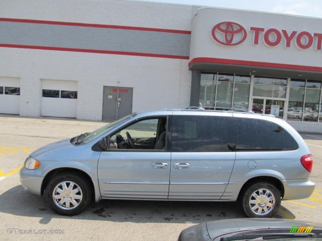 2003 Town & Country Limited - Butane Blue Pearl / Taupe photo #3