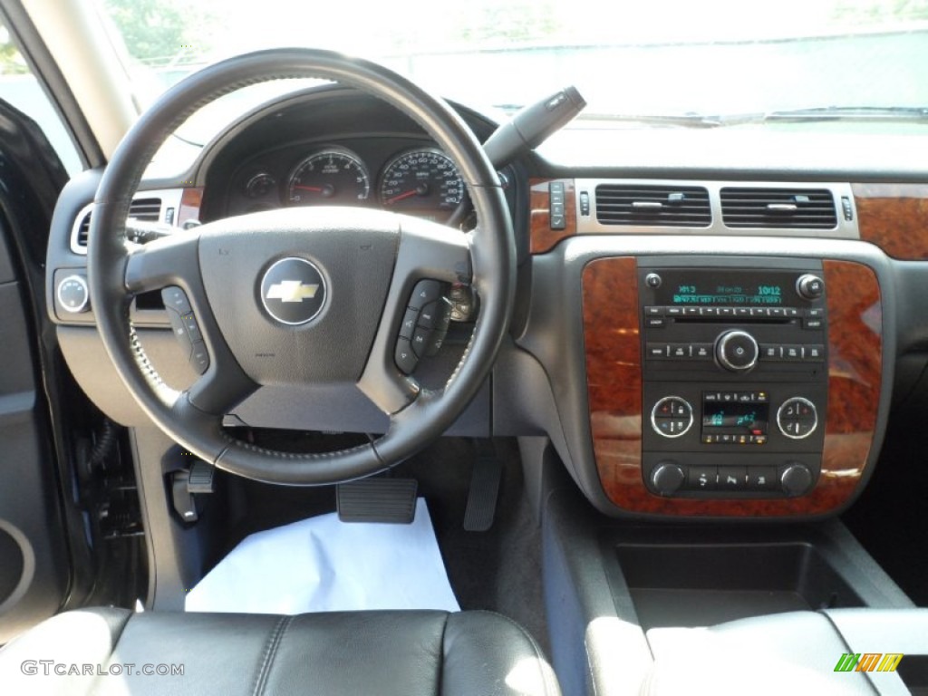 2007 Chevrolet Tahoe LT Ebony Dashboard Photo #50011756