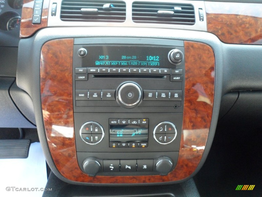 2007 Chevrolet Tahoe LT Controls Photo #50011771
