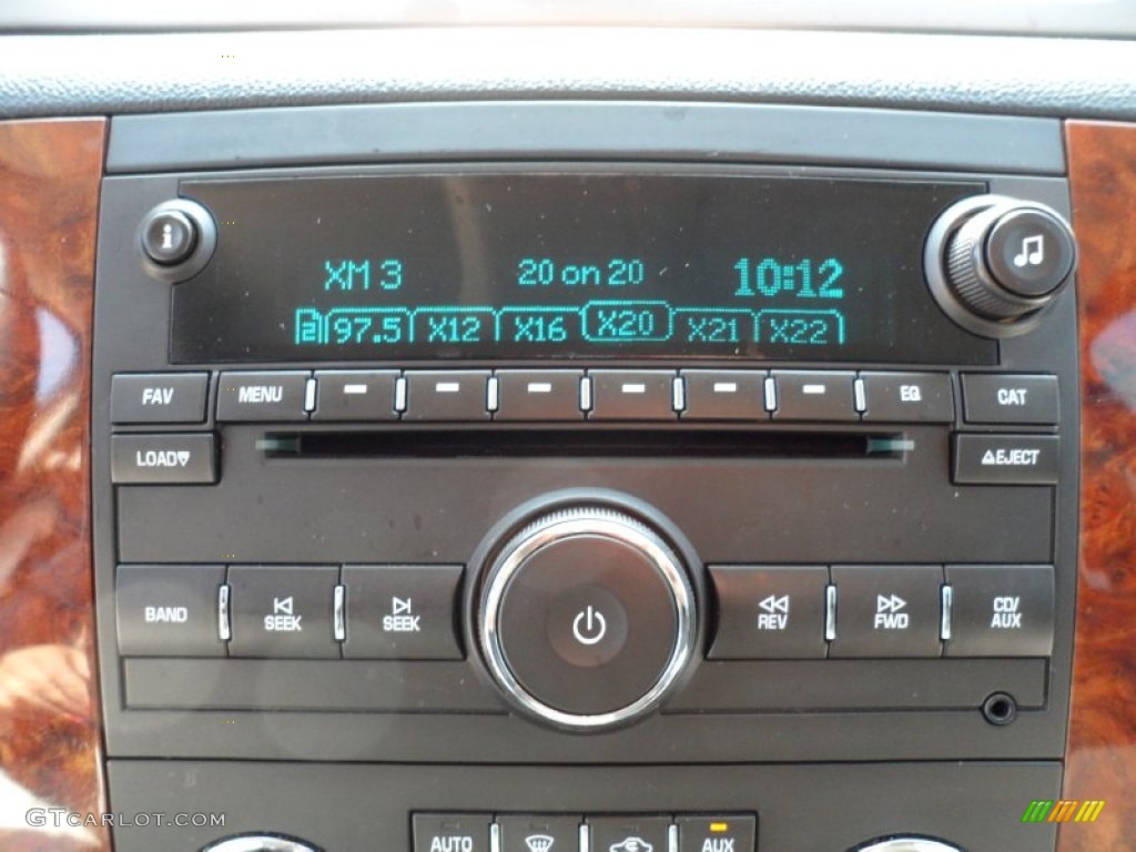 2007 Chevrolet Tahoe LT Controls Photo #50011786