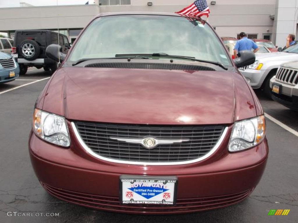 2003 Town & Country LX - Deep Molten Red Pearl / Taupe photo #8