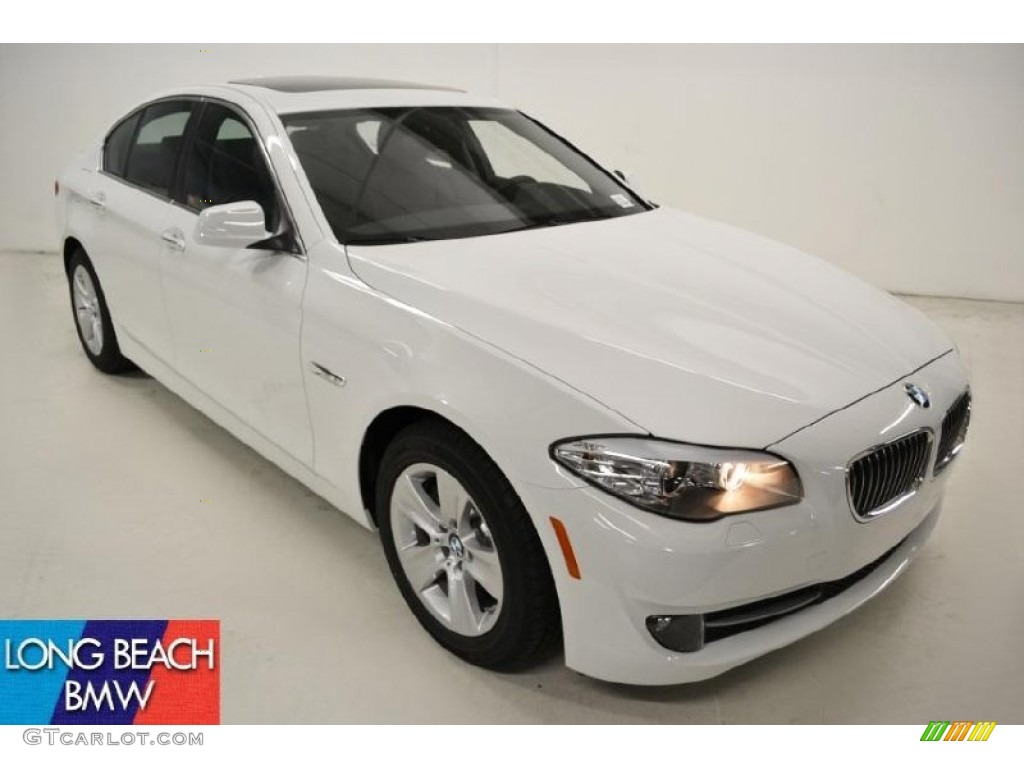 2011 5 Series 528i Sedan - Alpine White / Black photo #1