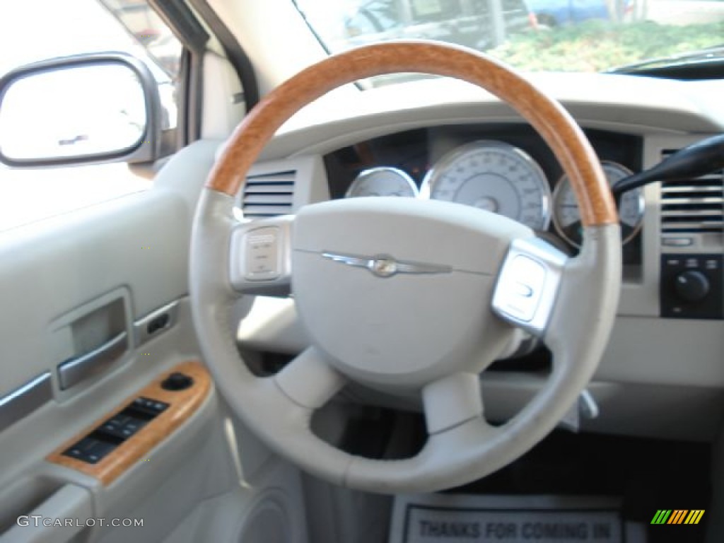 2007 Aspen Limited HEMI 4WD - Cool Vanilla White / Dark Khaki/Light Graystone photo #28