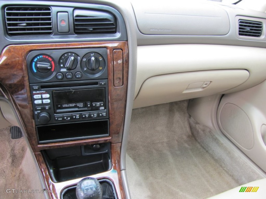 2000 Subaru Outback Limited Wagon Beige Dashboard Photo #50023235