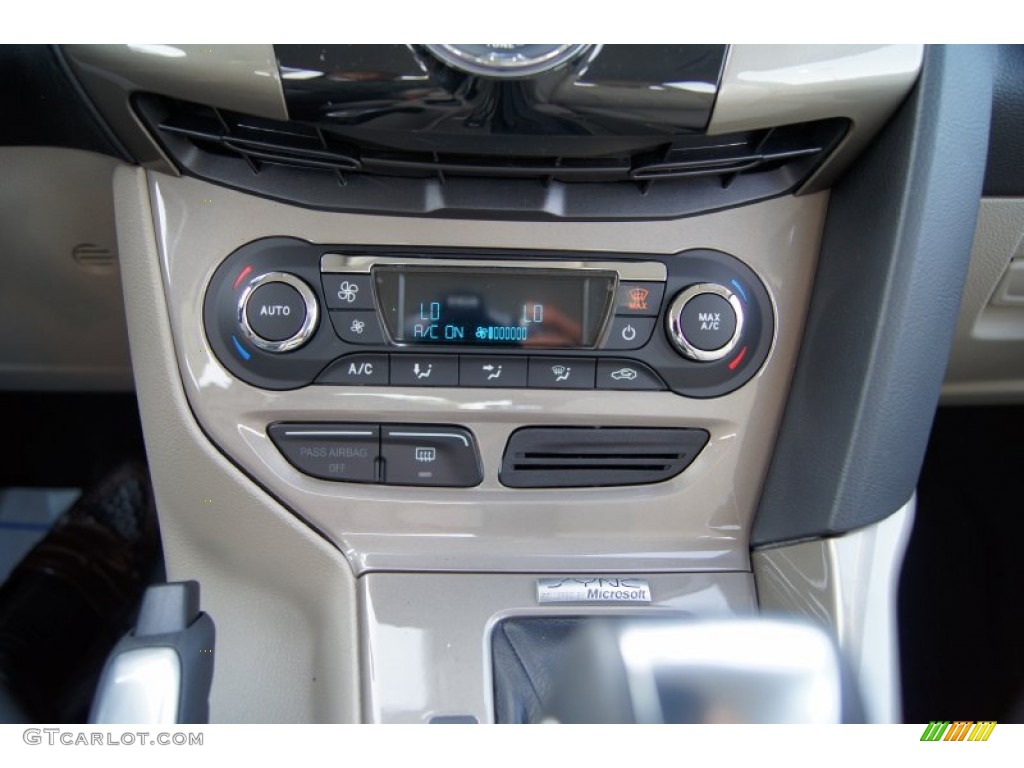 2012 Ford Focus SEL Sedan Controls Photo #50023741