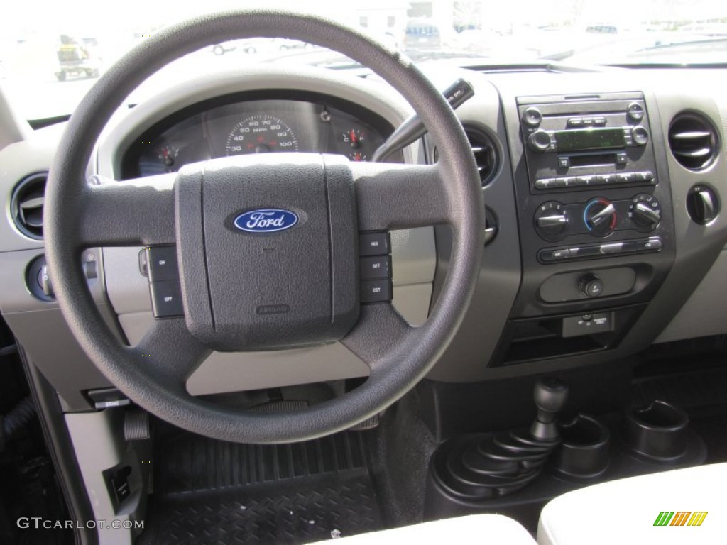 2004 Ford F150 STX Regular Cab 4x4 Dashboard Photos