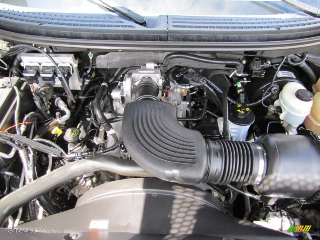 2004 Ford F150 STX Regular Cab 4x4 Engine Photos