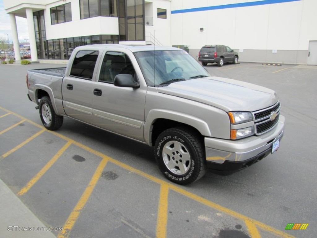 2006 Silverado 1500 Z71 Crew Cab 4x4 - Silver Birch Metallic / Medium Gray photo #28