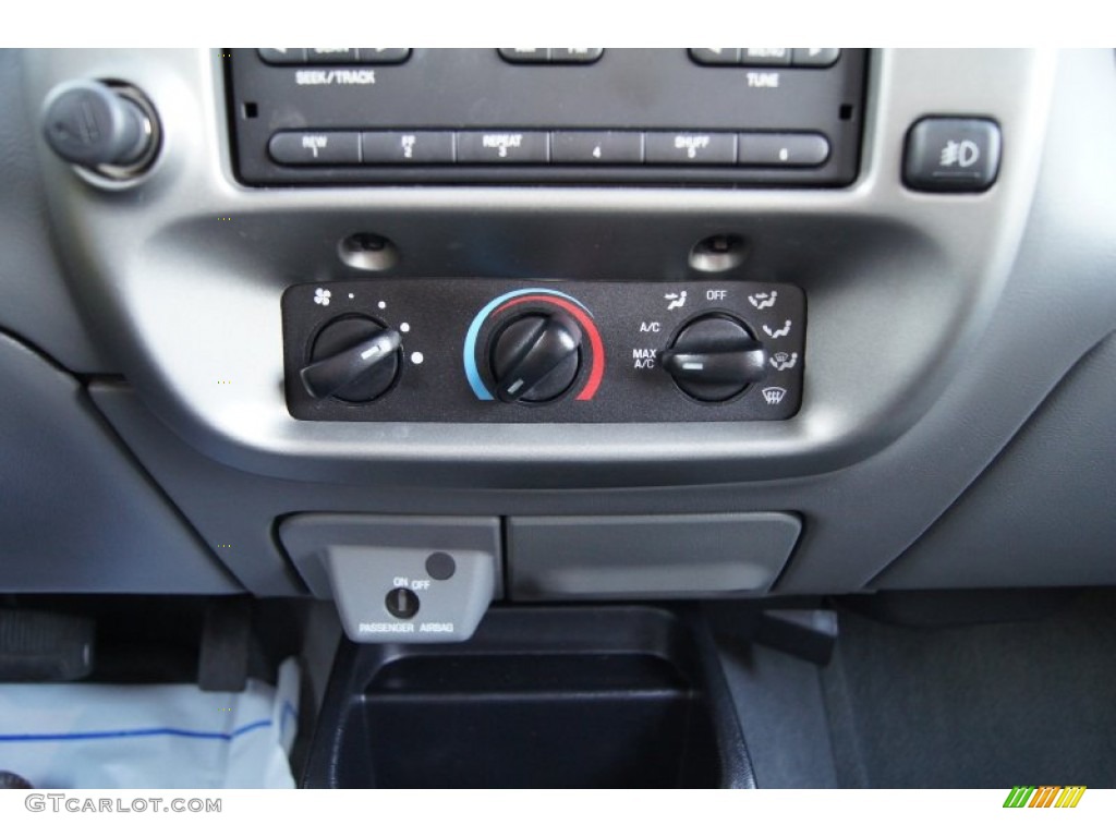 2006 Ford Ranger XLT SuperCab Controls Photo #50026195