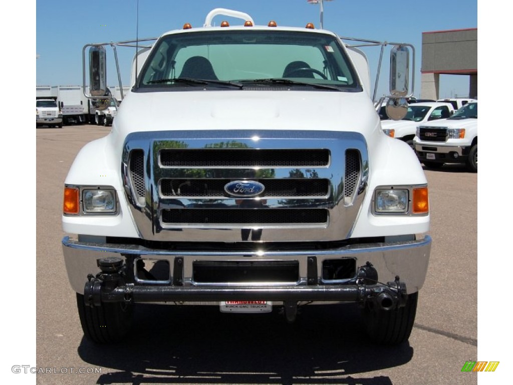 Oxford White 2007 Ford F750 Super Duty XL Chassis Regular Cab Water Truck Exterior Photo #50028034