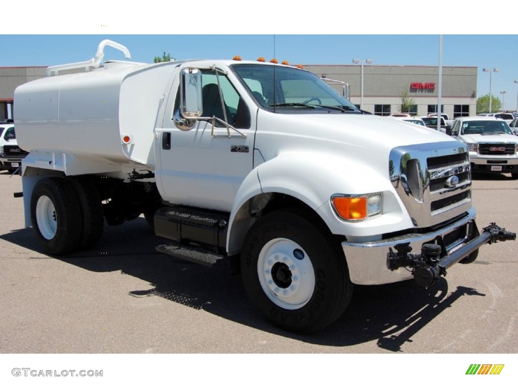 2007 Ford F750 Super Duty XL Chassis Regular Cab Water Truck Exterior Photos