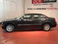 Brilliant Black Crystal Pearl - 300 Touring Photo No. 4