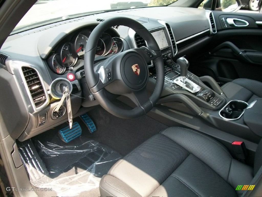 Black Interior 2011 Porsche Cayenne S Photo #50030581