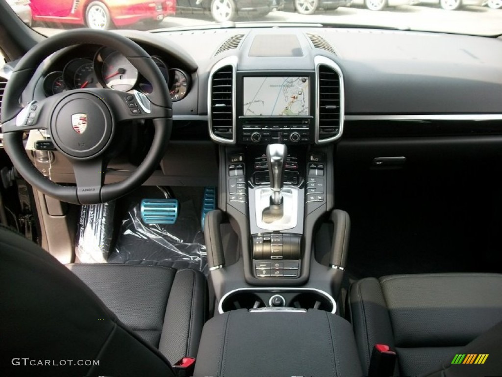 2011 Porsche Cayenne S Black Dashboard Photo #50030614