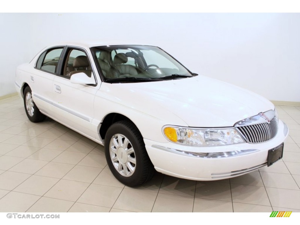 White Pearl Tri-Coat Lincoln Continental