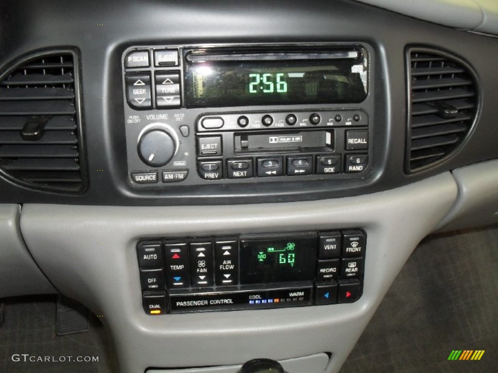 2003 Buick Regal GS Controls Photo #50035463