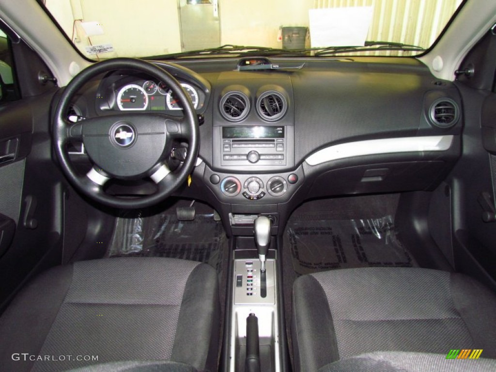 2010 Aveo LT Sedan - Summit White / Charcoal photo #13