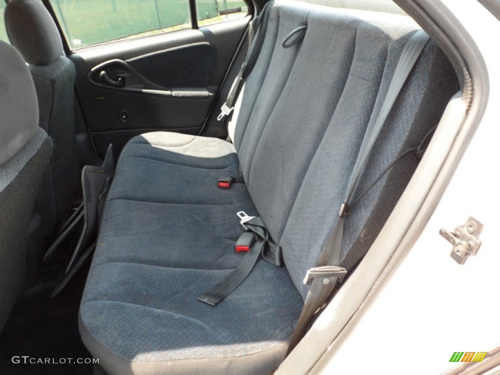 Medium Gray Interior 2001 Chevrolet Cavalier LS Sedan Photo #50045046