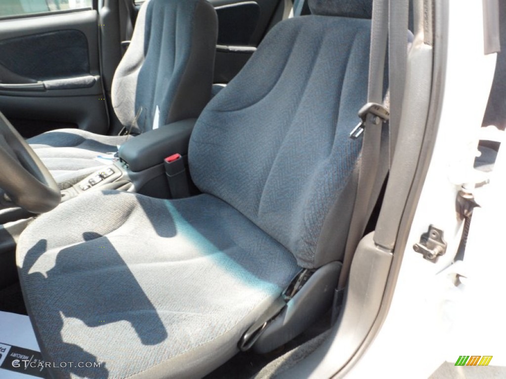 Medium Gray Interior 2001 Chevrolet Cavalier LS Sedan Photo #50045070