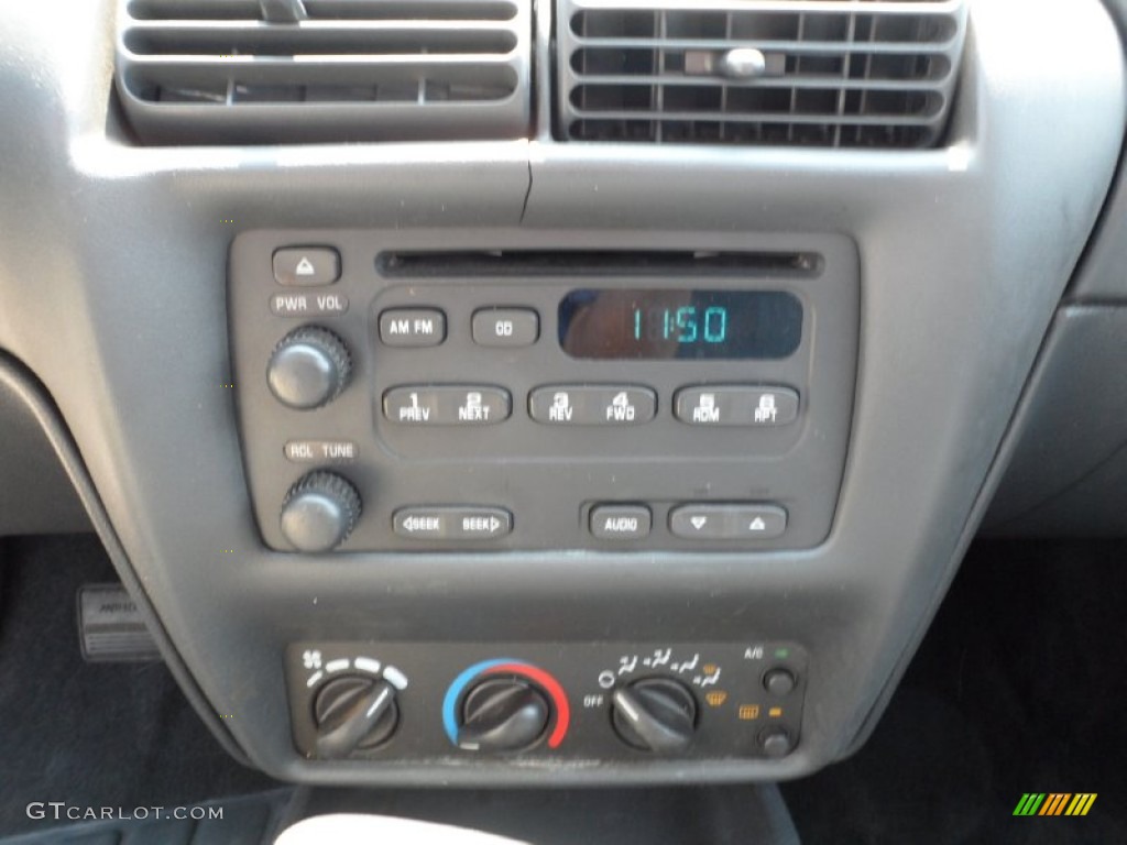 2001 Chevrolet Cavalier LS Sedan Controls Photos