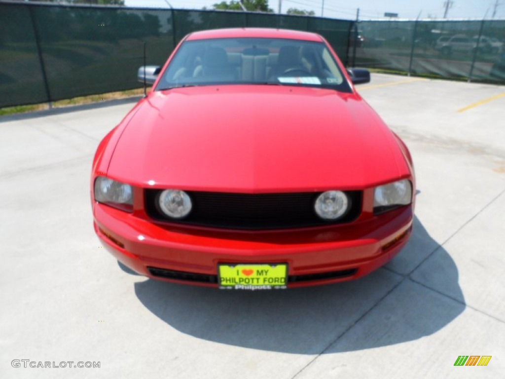 2005 Mustang V6 Deluxe Coupe - Torch Red / Medium Parchment photo #8