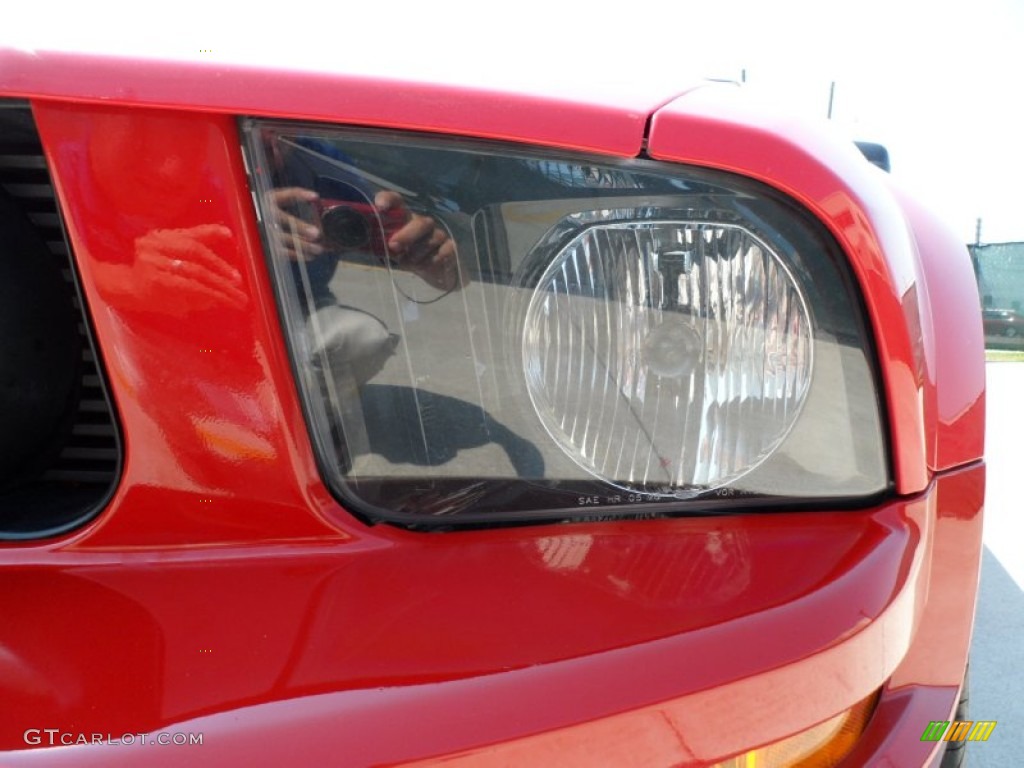 2005 Mustang V6 Deluxe Coupe - Torch Red / Medium Parchment photo #10