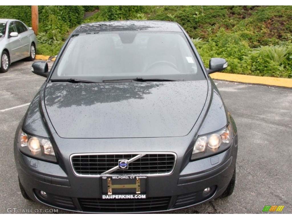 2007 S40 T5 AWD - Titanium Gray Metallic / Off-Black photo #2