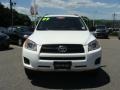 Super White - RAV4 4WD Photo No. 2