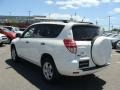 Super White - RAV4 4WD Photo No. 4