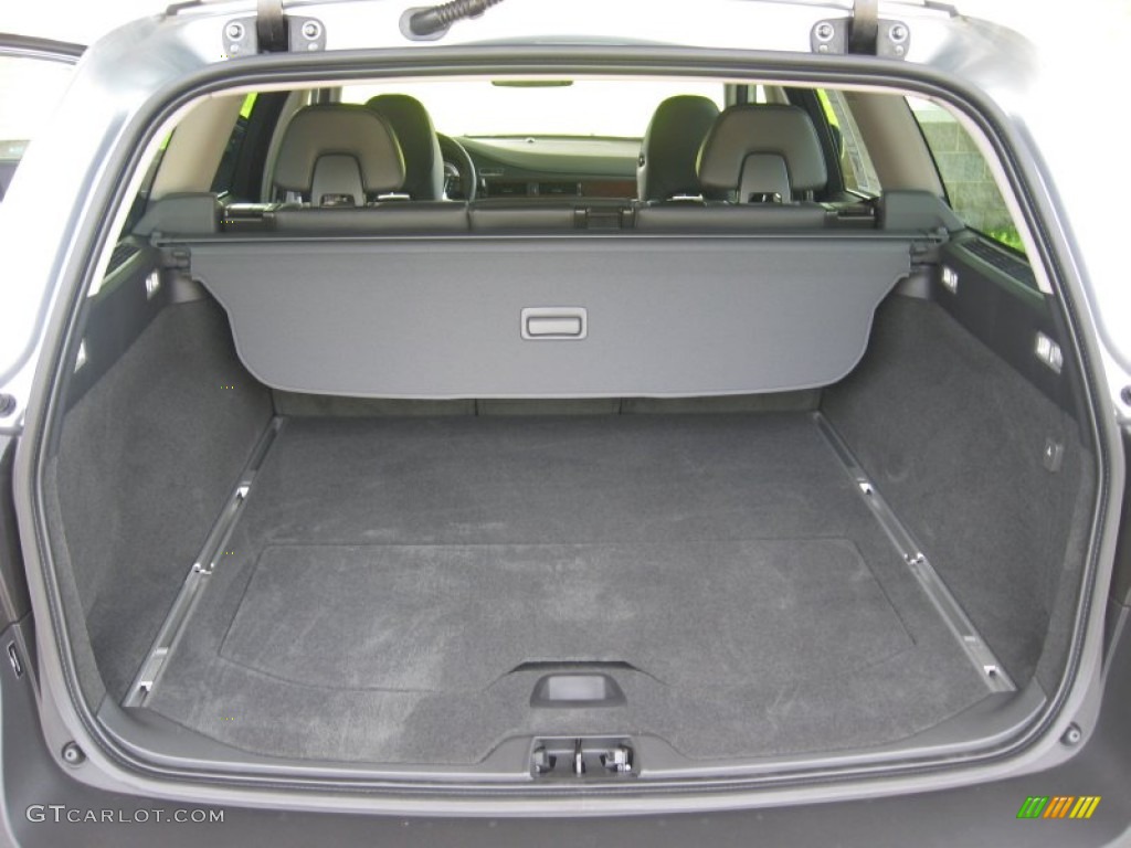 2011 Volvo XC70 T6 AWD Trunk Photos