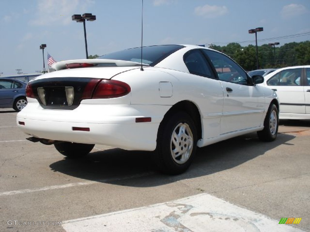 1998 Sunfire SE Coupe - Bright White / Graphite photo #3