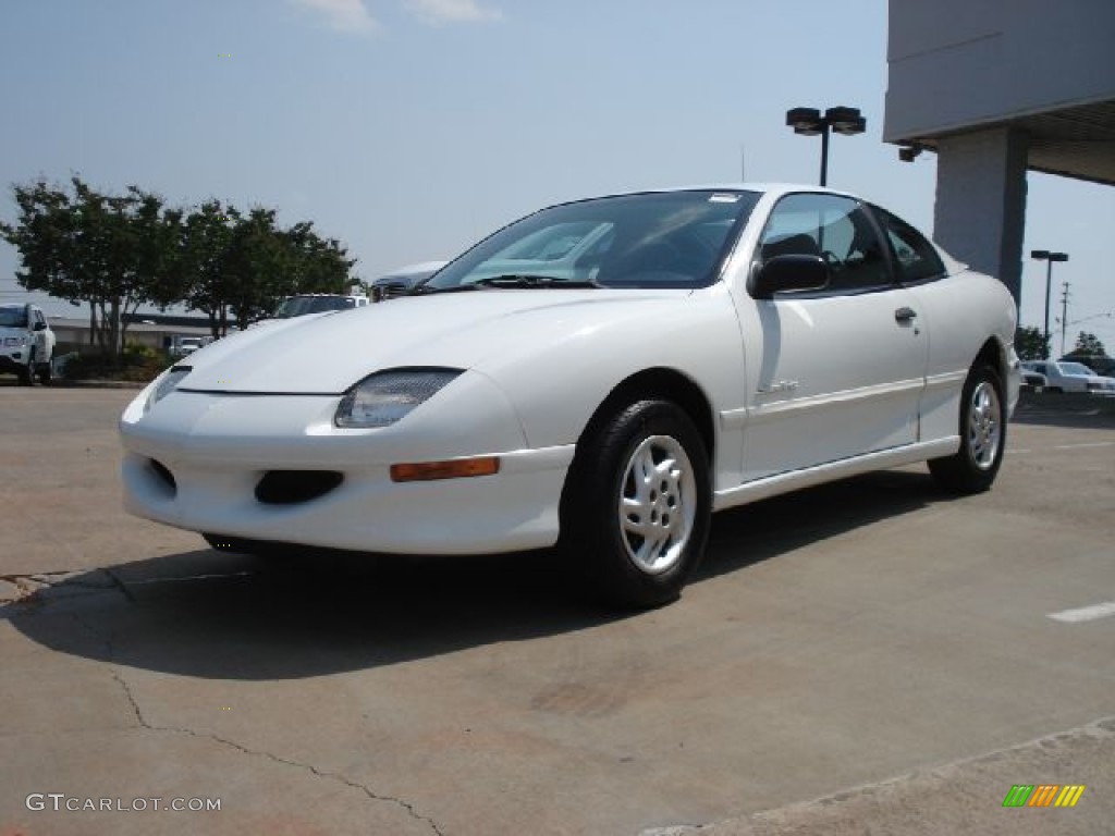 1998 Sunfire SE Coupe - Bright White / Graphite photo #7