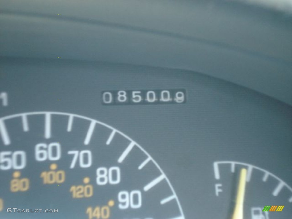 1998 Sunfire SE Coupe - Bright White / Graphite photo #33