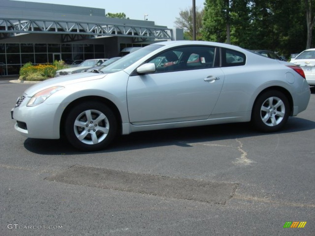 2008 Altima 2.5 S Coupe - Radiant Silver Metallic / Charcoal photo #2