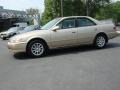 2001 Cashmere Beige Metallic Toyota Camry LE  photo #2